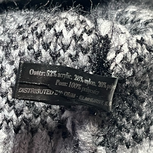 NEW Britts Knits Gray Snow Leopard Women's Pom Hat Beanie - Picture 9 of 9